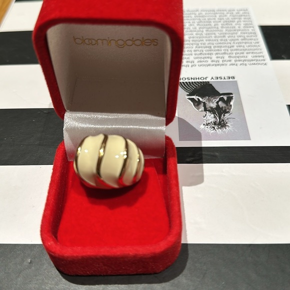 Coach ivory size 7 gold plated ring. - Picture 1 of 10